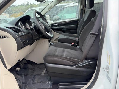 2017 Dodge Grand Caravan Passenger SE Minivan 4D