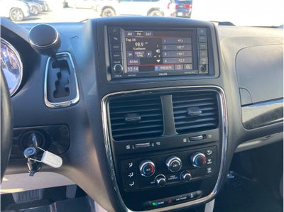 2017 Dodge Grand Caravan Passenger SE Minivan 4D