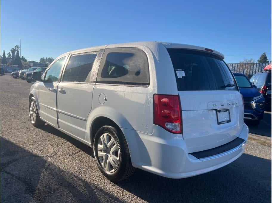 2017 Dodge Grand Caravan Passenger SE Minivan 4D