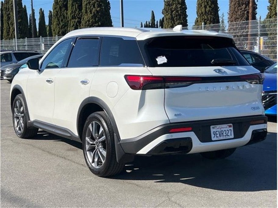 2023 INFINITI QX60 LUXE Sport Utility 4D