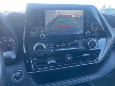 2022 Toyota Highlander L Sport Utility 4D