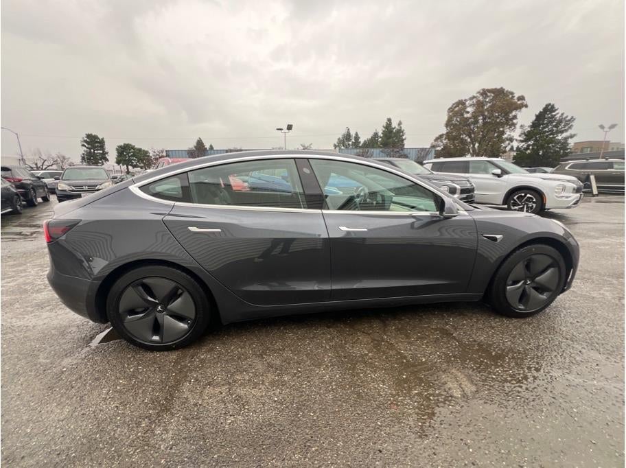 2018 Tesla Model 3 Long Range Sedan 4D