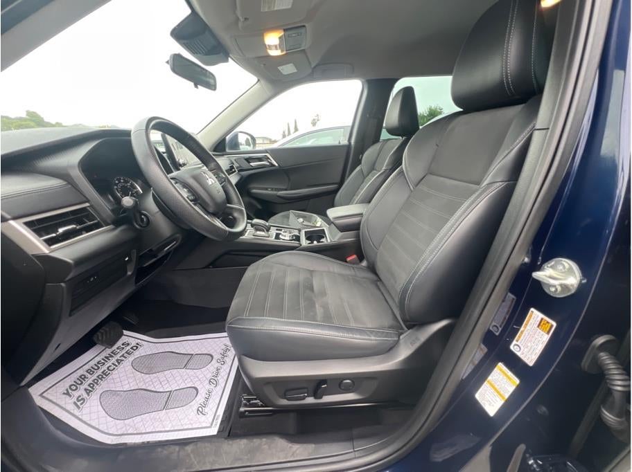 2023 Mitsubishi Outlander SE Sport Utility 4D