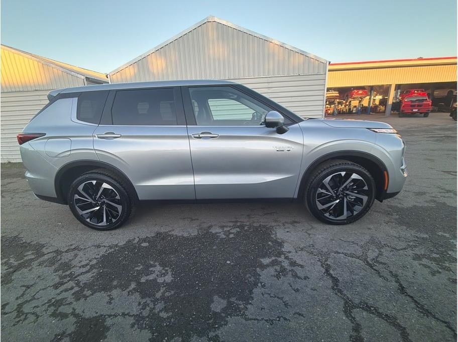 2025 Mitsubishi Outlander PHEV SE Tech Package