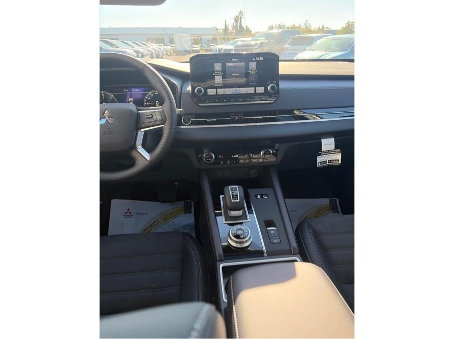 2025 Mitsubishi Outlander PHEV SE Tech Package