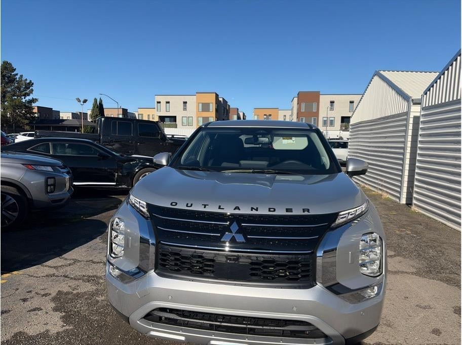 2025 Mitsubishi Outlander PHEV SE Tech Package