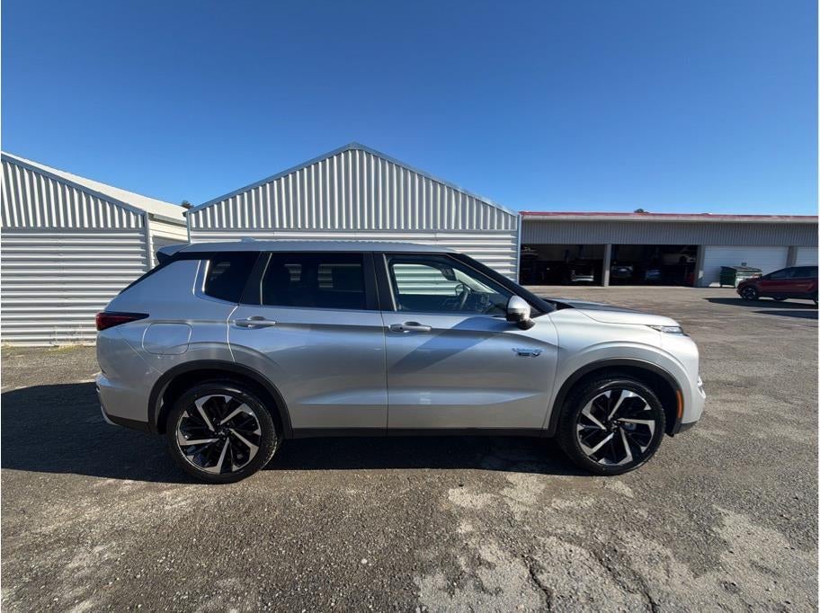 2025 Mitsubishi Outlander PHEV SE Tech Package