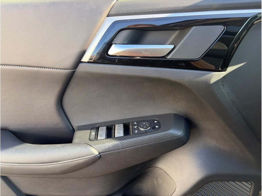 2025 Mitsubishi Outlander PHEV SE