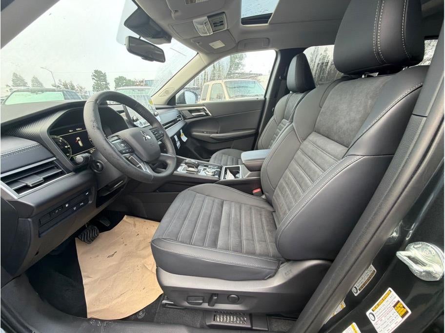 2025 Mitsubishi Outlander PHEV SE