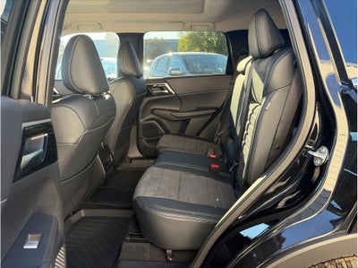 2025 Mitsubishi Outlander PHEV SE Tech Package