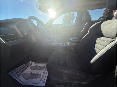 2025 Mitsubishi Outlander PHEV SE Tech Package