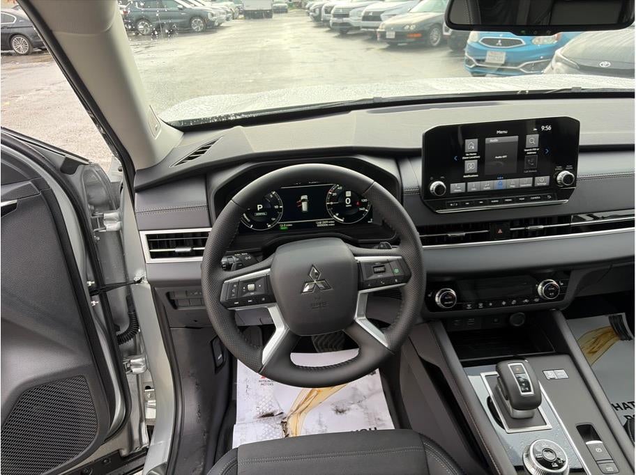 2025 Mitsubishi Outlander PHEV SE