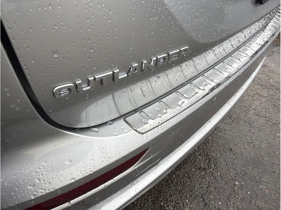 2025 Mitsubishi Outlander PHEV SE