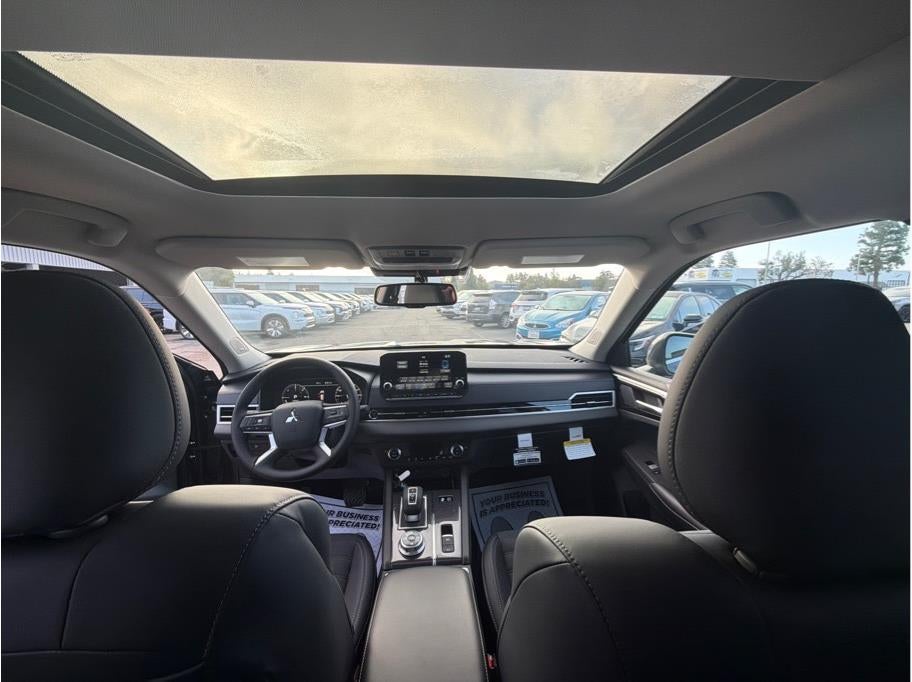 2025 Mitsubishi Outlander PHEV SE Tech Package