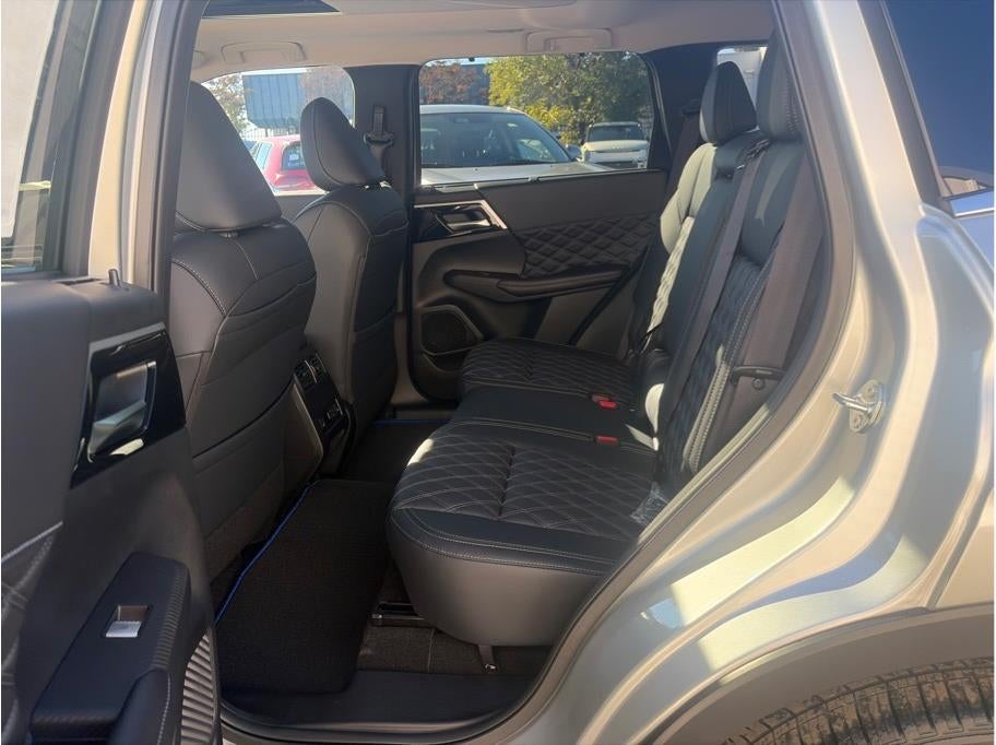 2025 Mitsubishi Outlander PHEV SEL