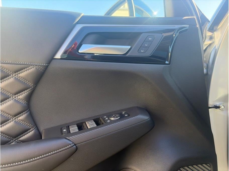 2025 Mitsubishi Outlander PHEV SEL