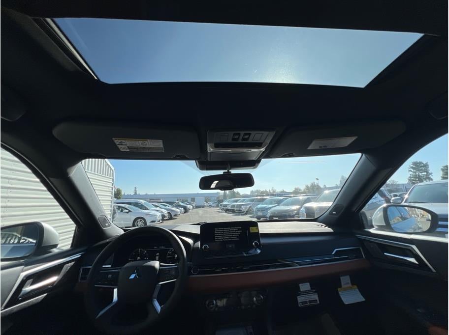 2025 Mitsubishi Outlander PHEV SEL Premium Package