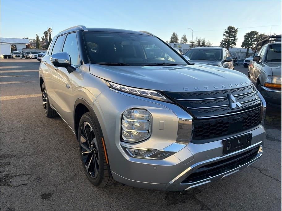 2025 Mitsubishi Outlander PHEV SEL Premium Package