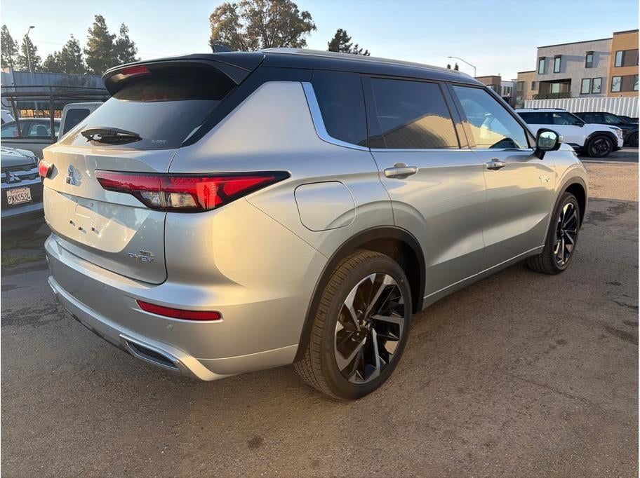 2025 Mitsubishi Outlander PHEV SEL Premium Package