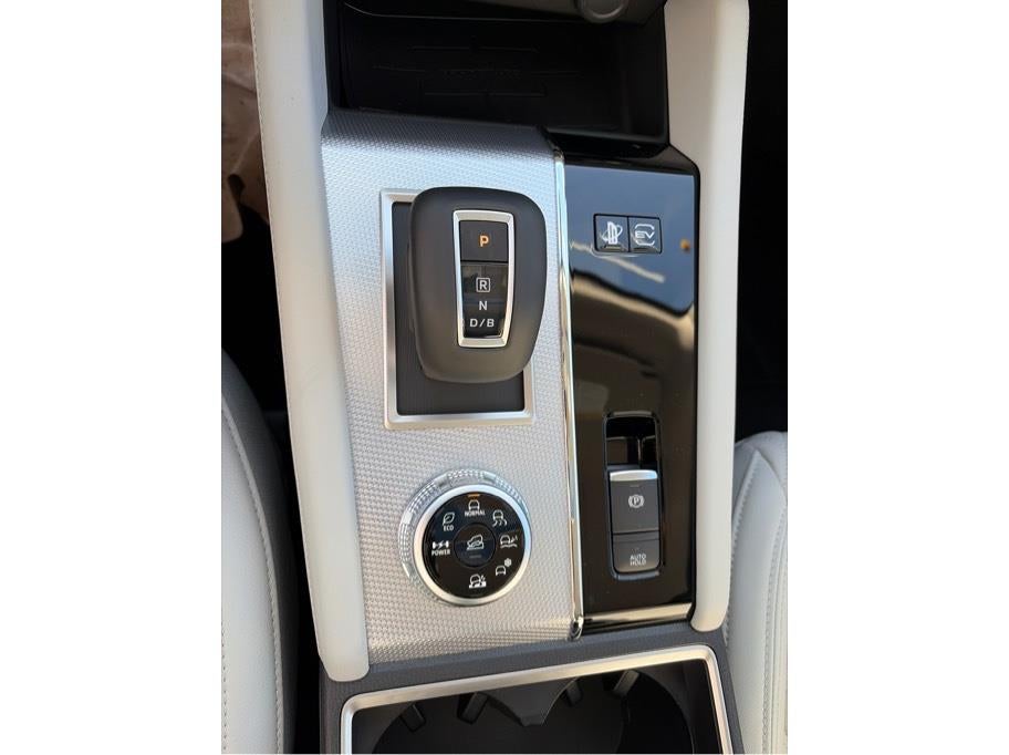 2025 Mitsubishi Outlander PHEV SEL