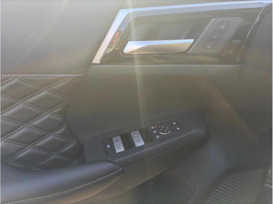 2025 Mitsubishi Outlander PHEV SEL