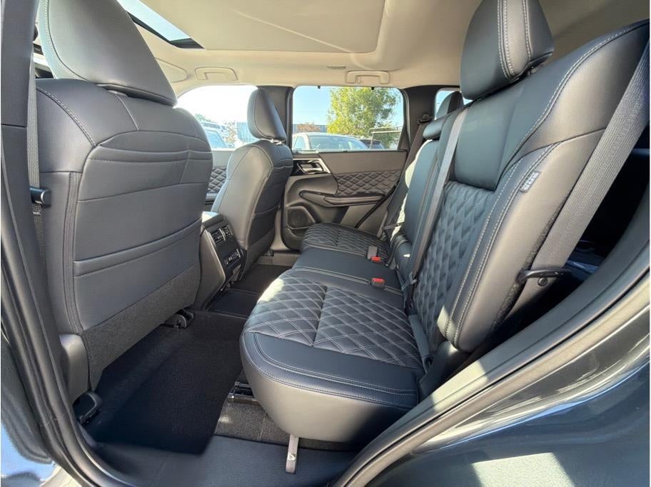 2025 Mitsubishi Outlander PHEV SEL