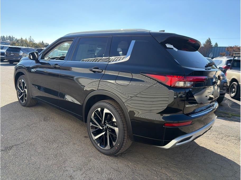 2025 Mitsubishi Outlander PHEV SEL