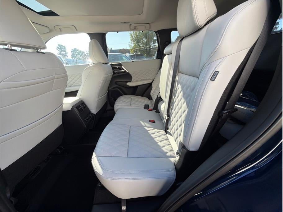 2025 Mitsubishi Outlander PHEV SEL