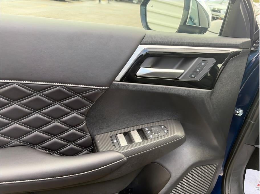 2025 Mitsubishi Outlander PHEV SEL