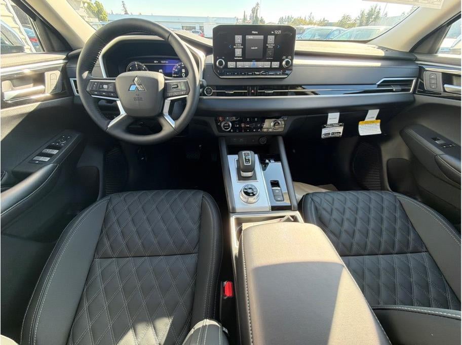 2025 Mitsubishi Outlander PHEV SEL