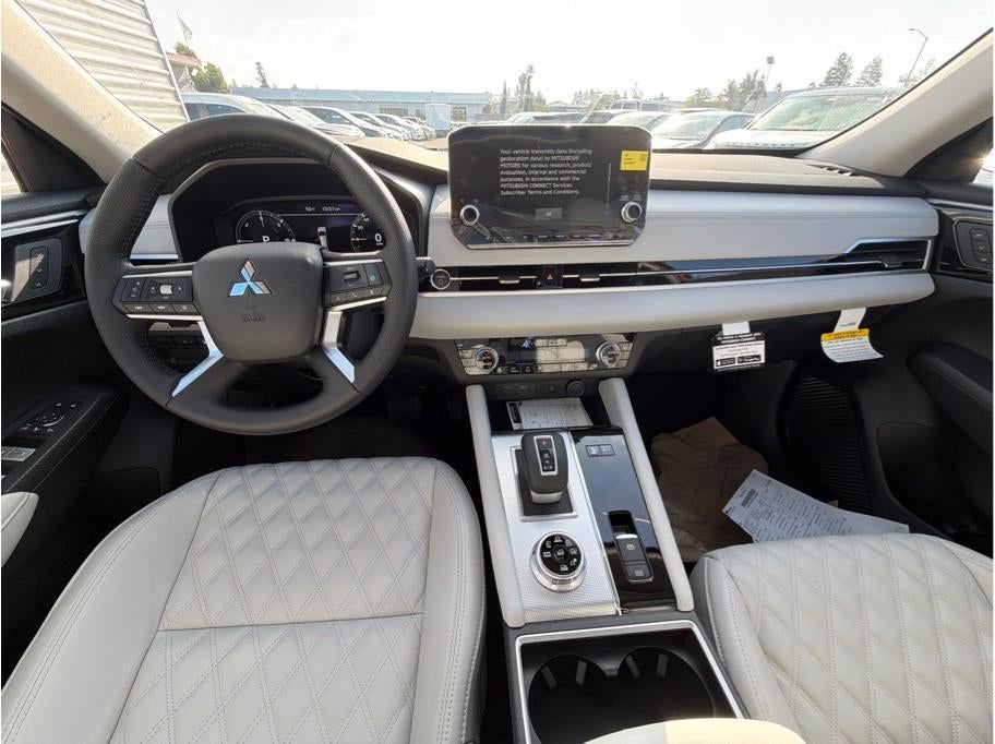 2025 Mitsubishi Outlander PHEV SEL