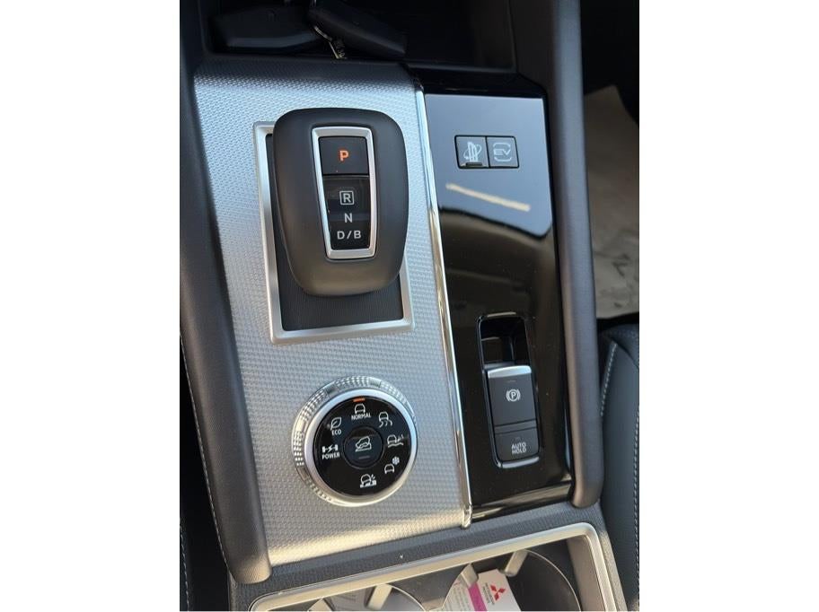 2025 Mitsubishi Outlander PHEV SEL