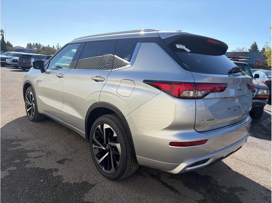 2025 Mitsubishi Outlander PHEV SEL