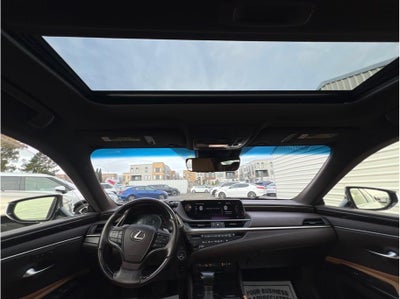 2019 Lexus ES ES 300h Sedan 4D