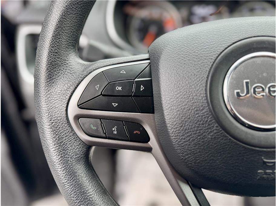 2019 Jeep Cherokee Latitude Sport Utility 4D