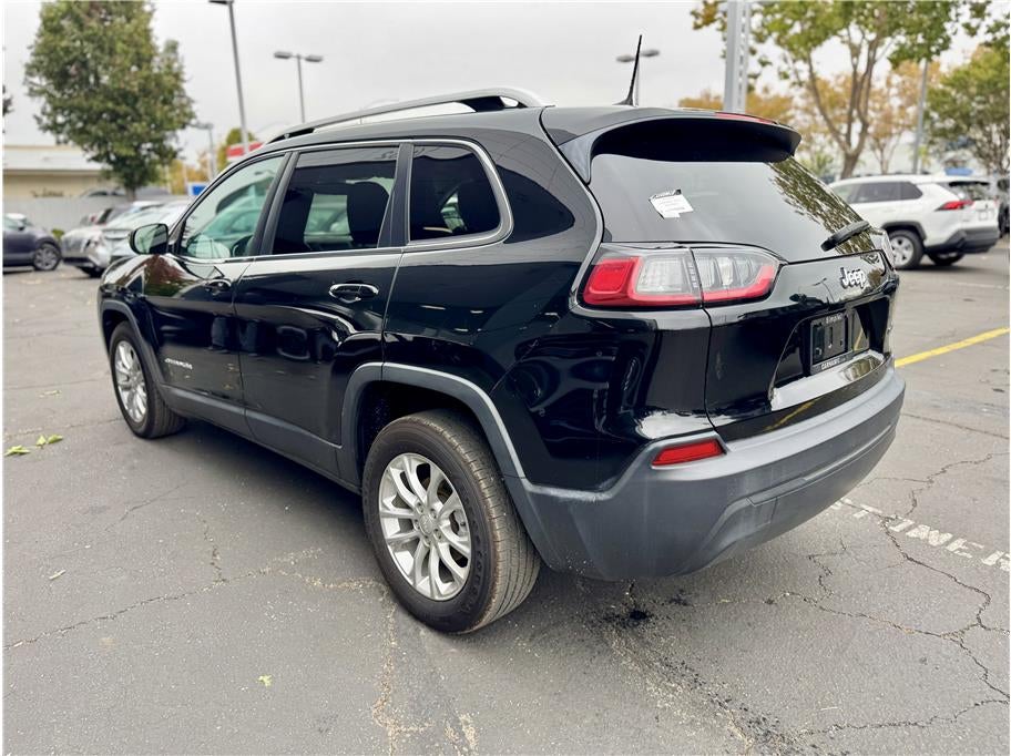 2019 Jeep Cherokee Latitude Sport Utility 4D