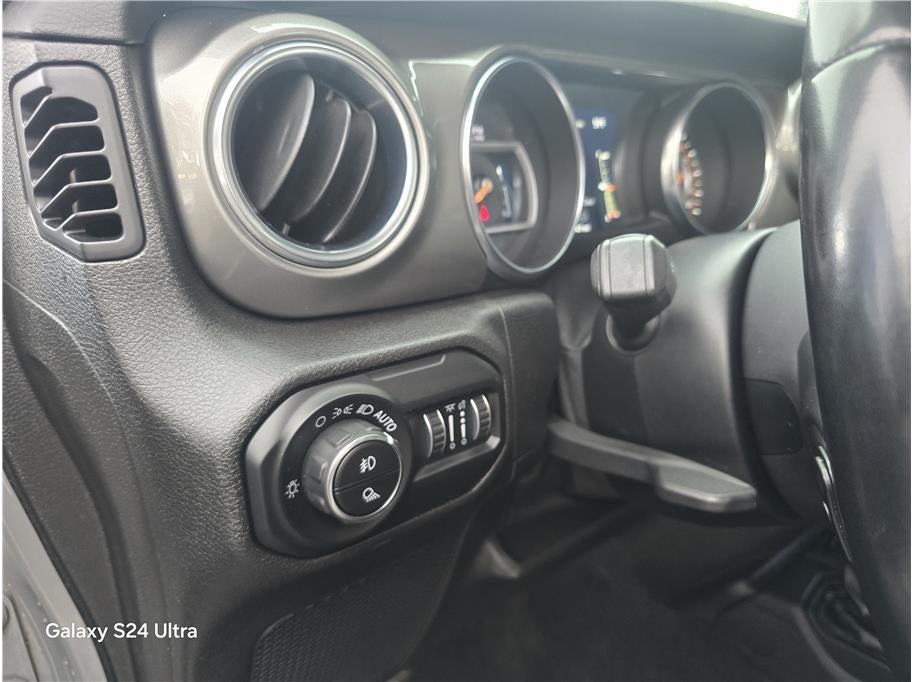 2020 Jeep Gladiator Overland Pickup 4D 5 ft