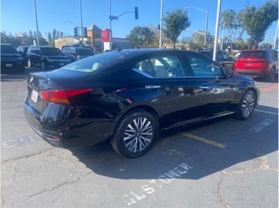 2025 Nissan Altima 2.5 SV Sedan 4D