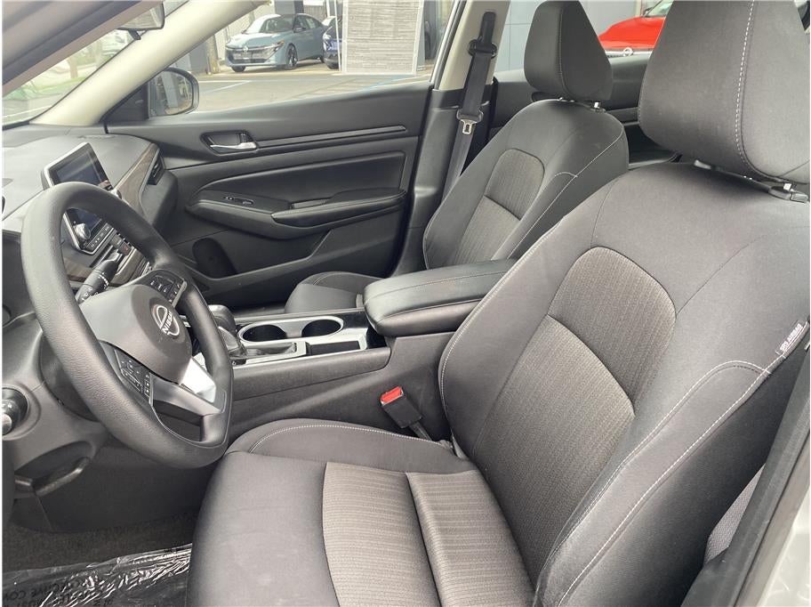 2024 Nissan Altima 2.5 SV Sedan 4D