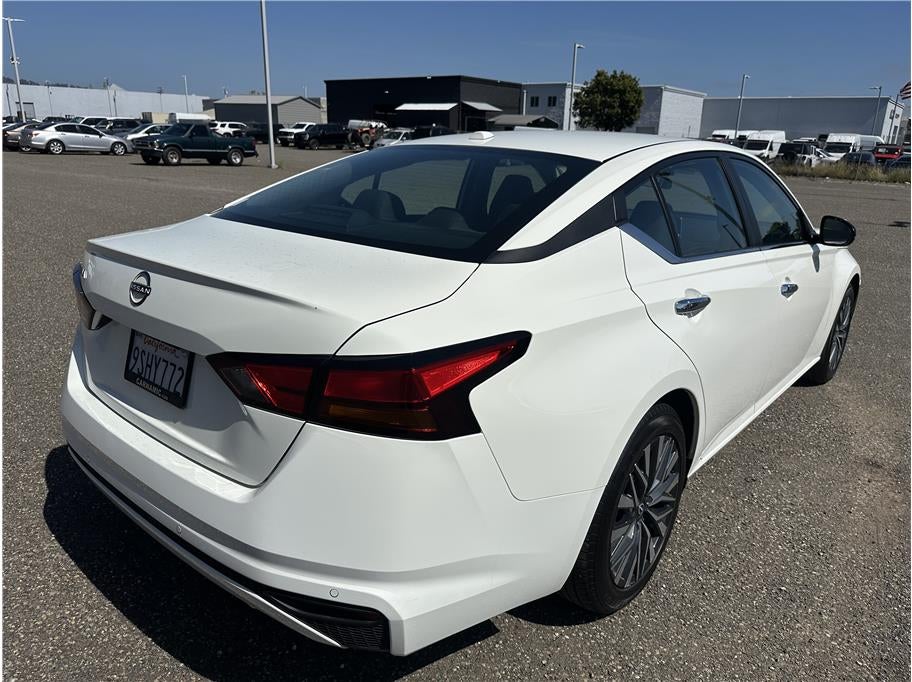 2025 Nissan Altima 2.5 SV Sedan 4D