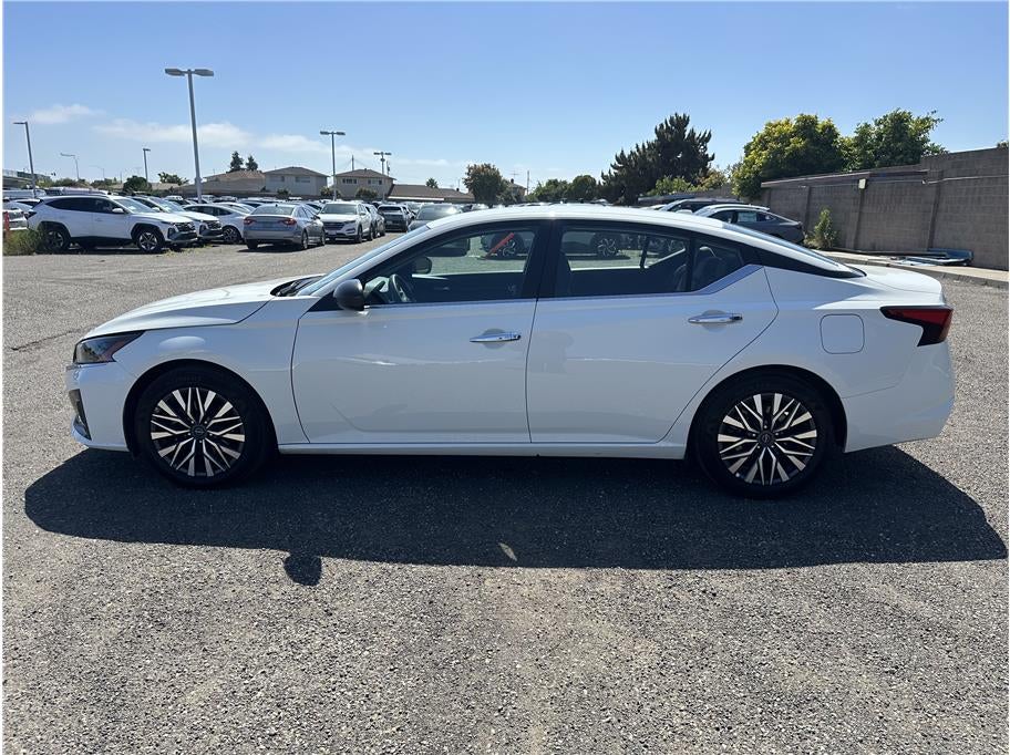 2025 Nissan Altima 2.5 SV Sedan 4D