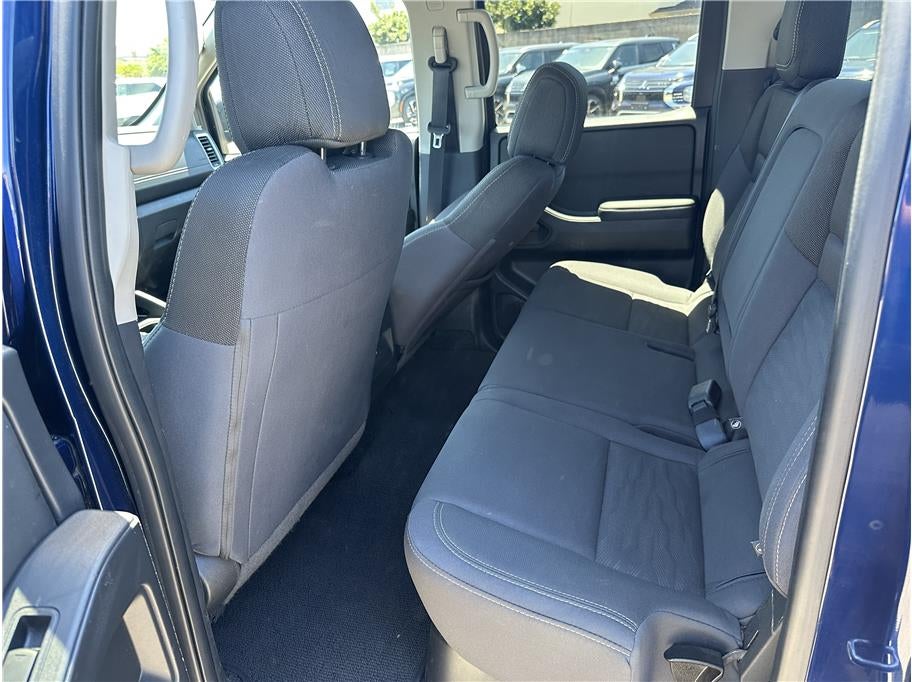 2023 Nissan Frontier Crew Cab SV (2023.25) Pickup 4D 5 ft