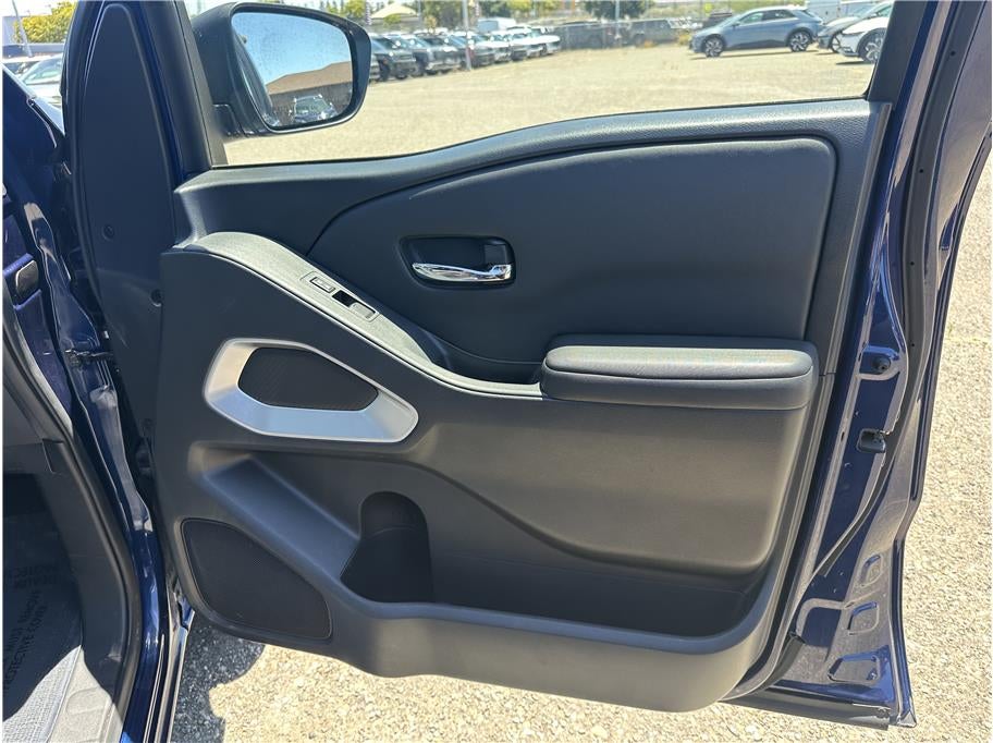 2023 Nissan Frontier Crew Cab SV (2023.25) Pickup 4D 5 ft