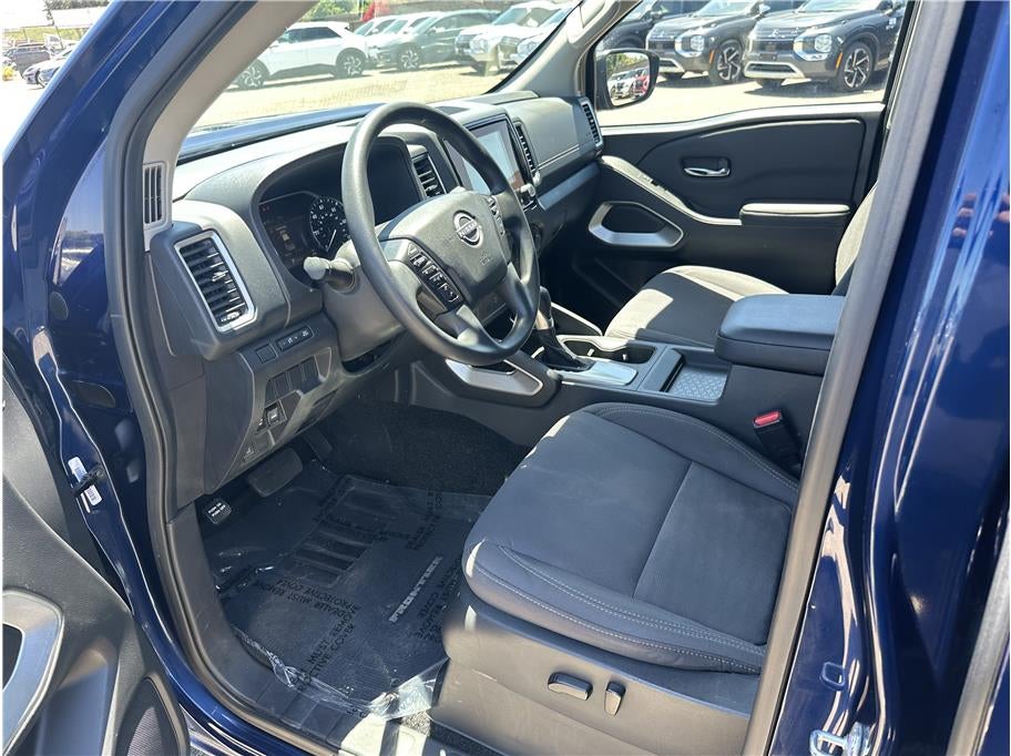 2023 Nissan Frontier Crew Cab SV (2023.25) Pickup 4D 5 ft