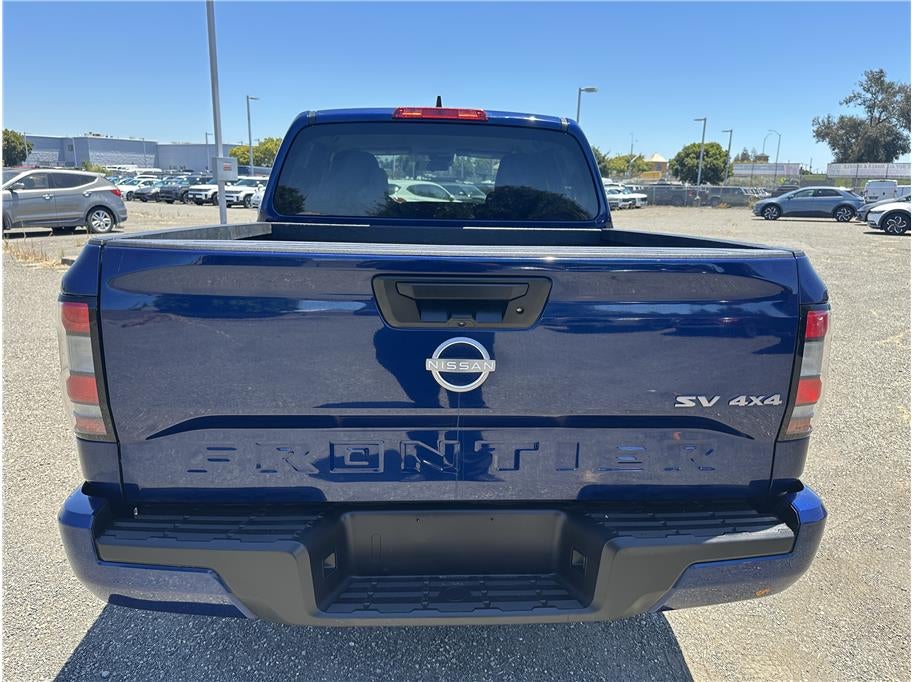 2023 Nissan Frontier Crew Cab SV (2023.25) Pickup 4D 5 ft