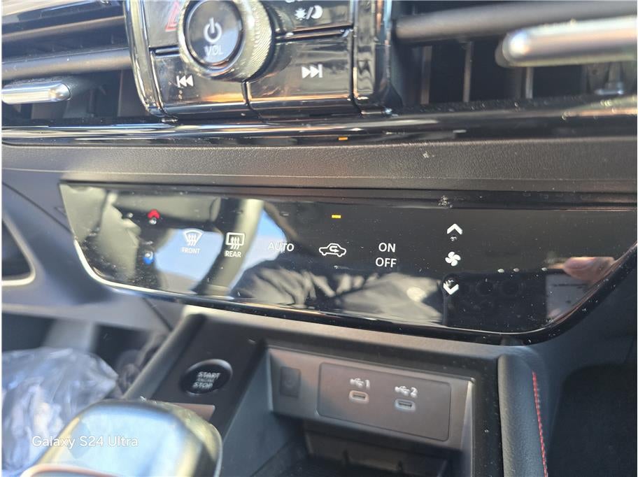 2025 Nissan Kicks SR Sport Utility 4D