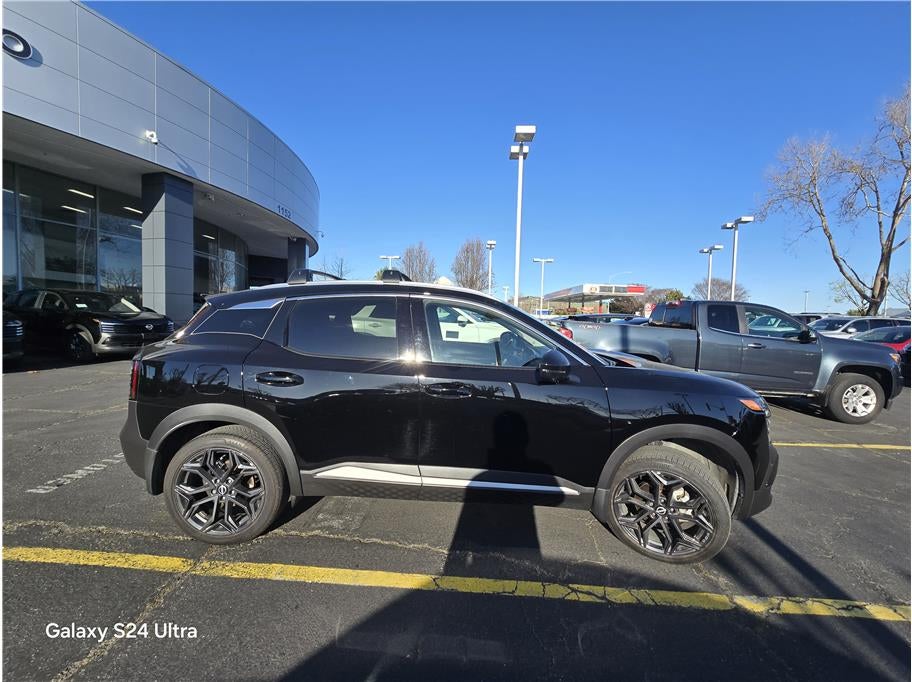 2025 Nissan Kicks SR Sport Utility 4D