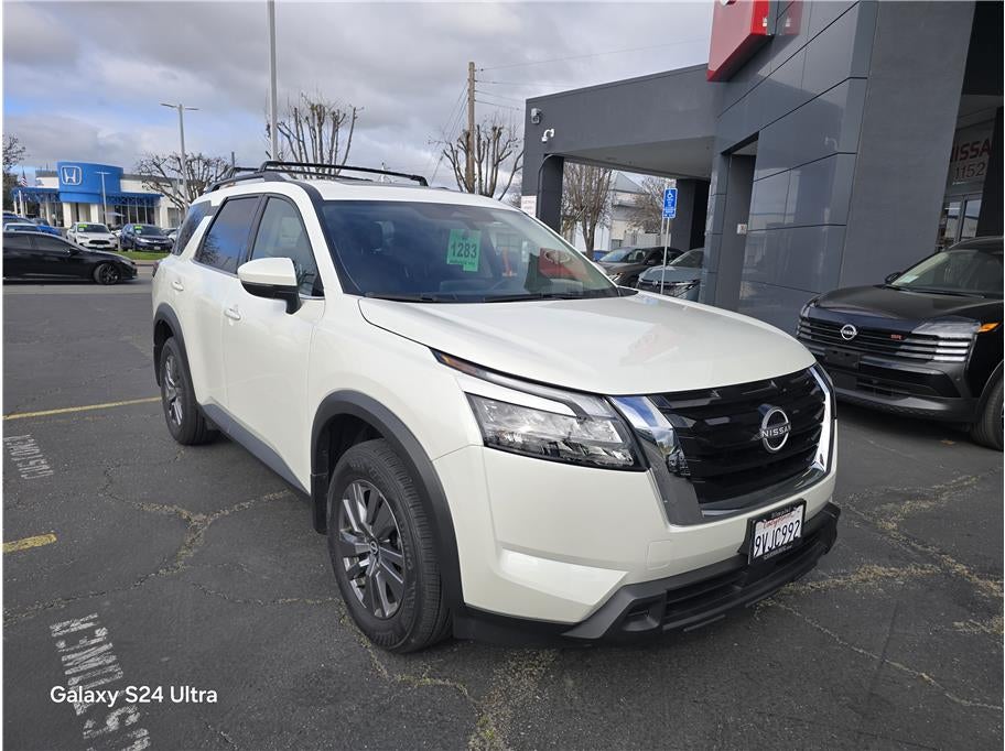 2024 Nissan Pathfinder SV Sport Utility 4D
