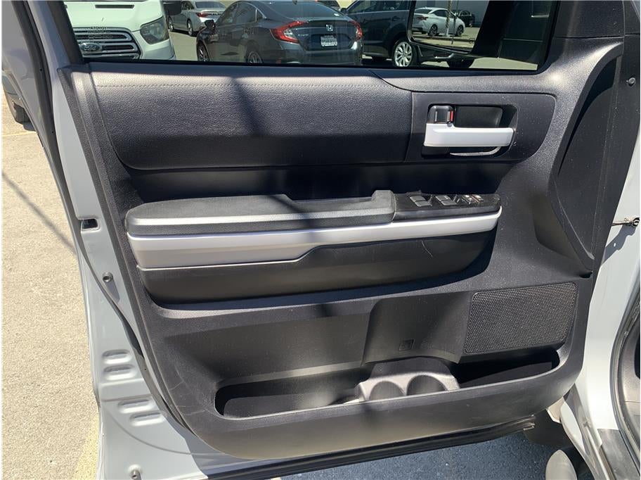 2020 Toyota Tundra CrewMax SR5 Pickup 4D 5 1/2 ft