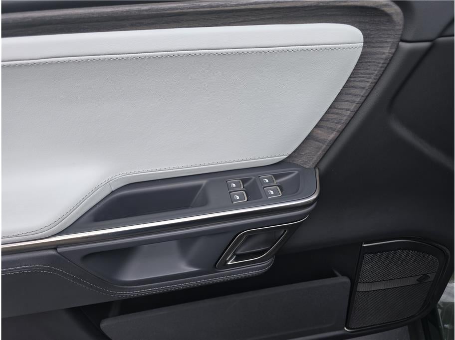 2024 Rivian R1S Quad Large Sport Utility 4D